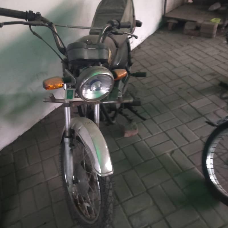 CD 100 2005 MODEL 1