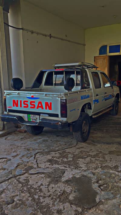 Nissan D21 hardbody double cabin daala Navara 1996