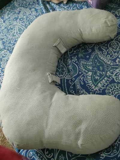 zubaidas original feeding pillow