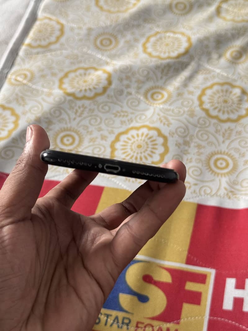 Apple iPhone 7 Plus 1