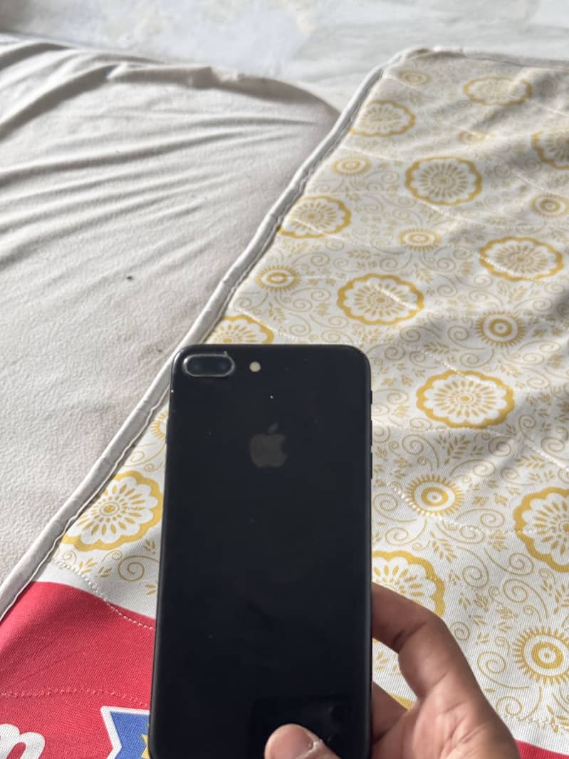 Apple iPhone 7 Plus 3