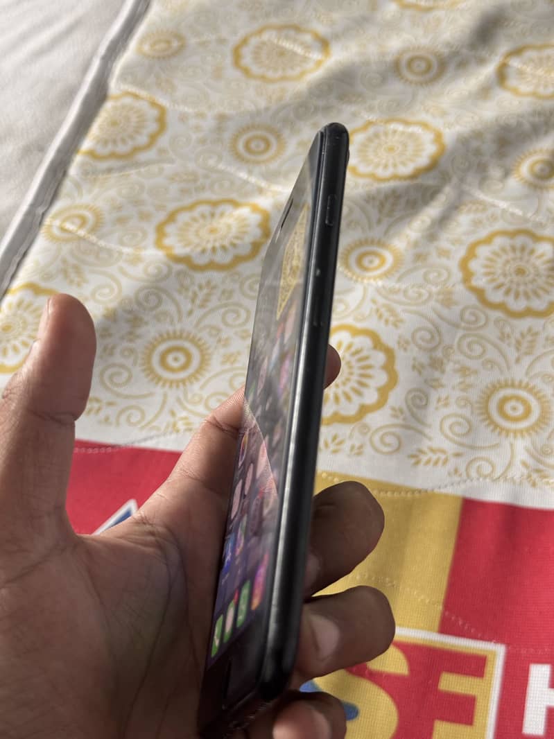 Apple iPhone 7 Plus 4
