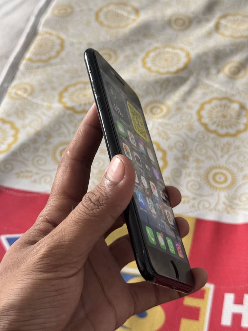 Apple iPhone 7 Plus 5