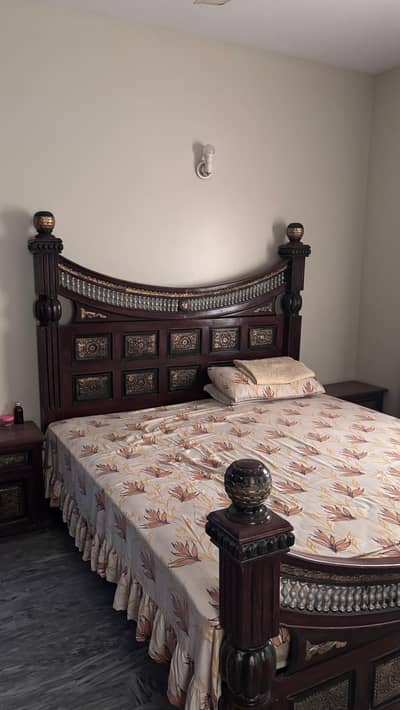 Chinnioti wooden bed