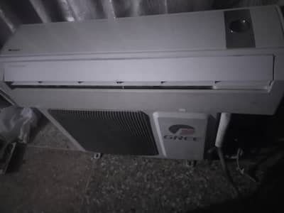 gree 1.5 ton original condition for sale