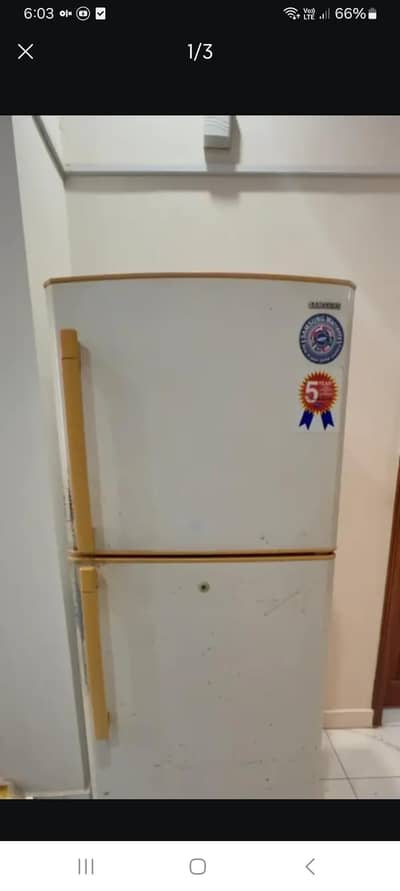 SAMSUNG REFRIGERATOR
