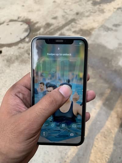 iPhone 11 10.9. 8