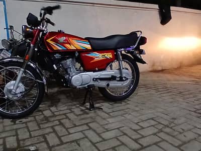 model 2026 2025 ka akhri month registered hai