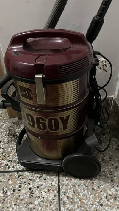 Hitachi drum vacuum cleaner