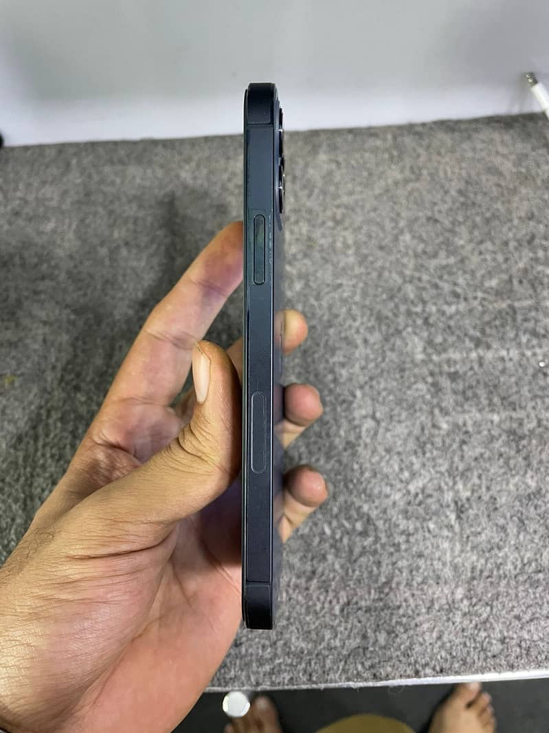 Apple iPhone 12 Pro 2
