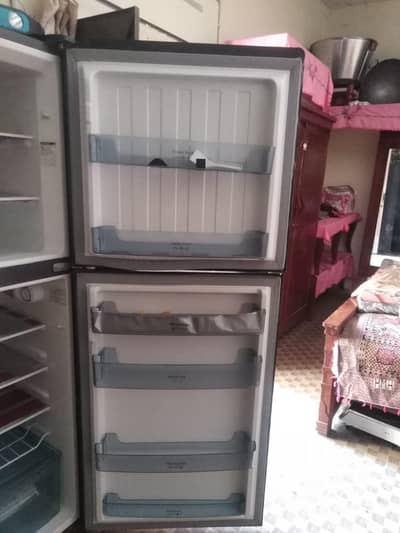 gree fridge