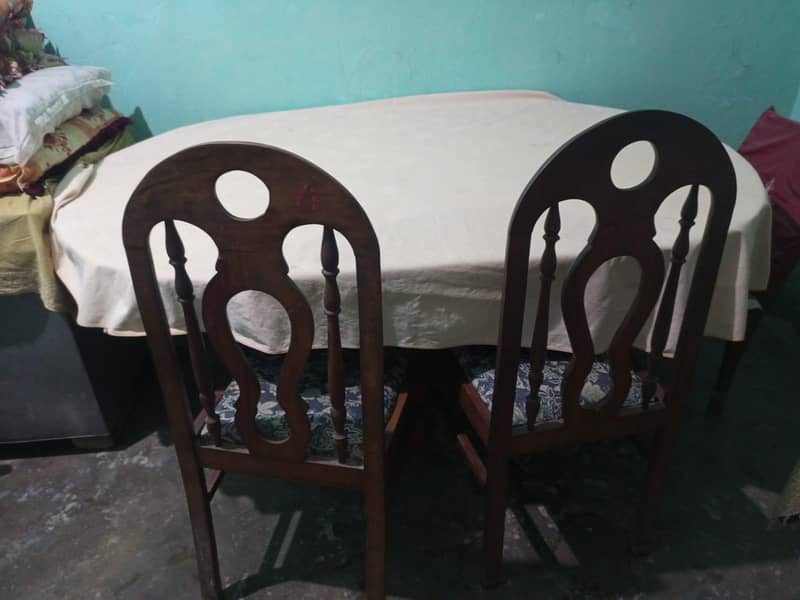 Dining table and chairs 0