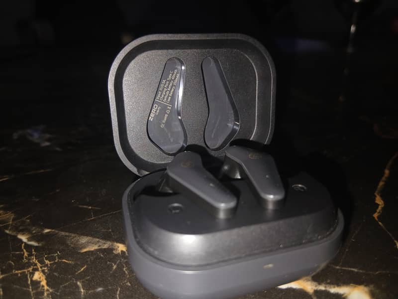 Zero garvity earbuds 0