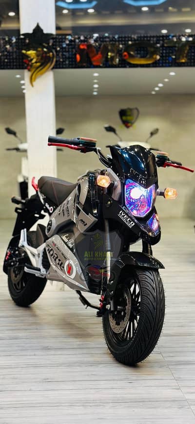 Scooty Kings Yadea Metro Evee Evon Okla EV Female Ramza
