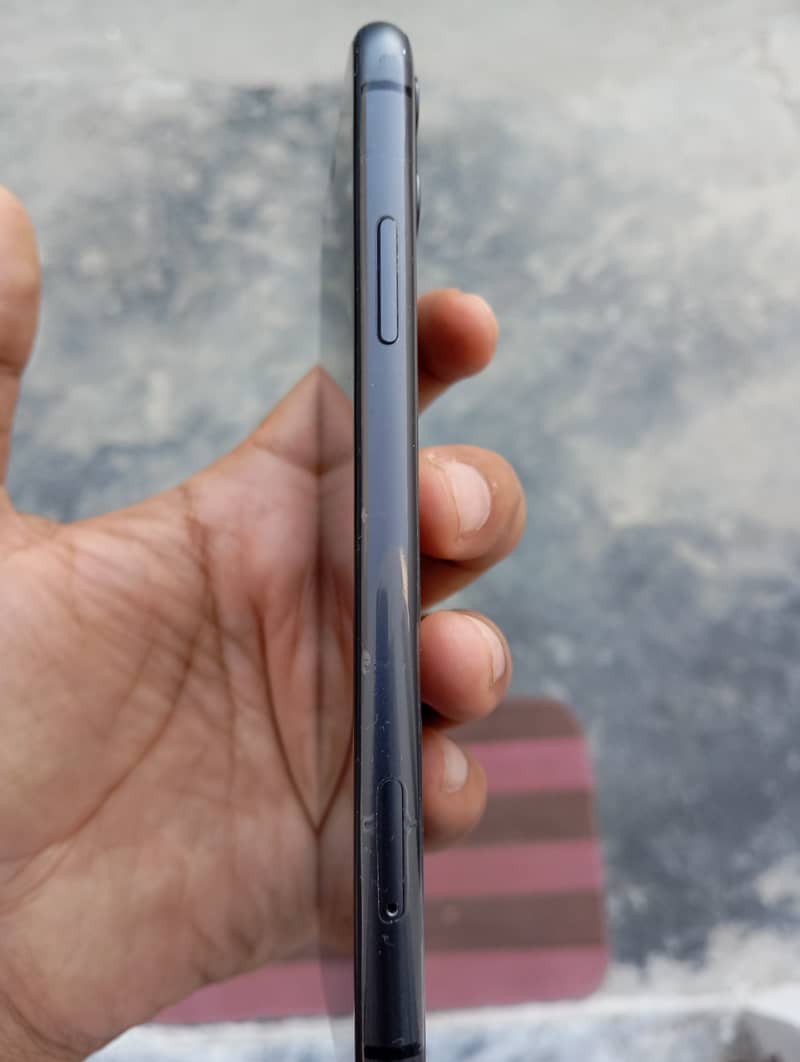 Apple iPhone 11 5