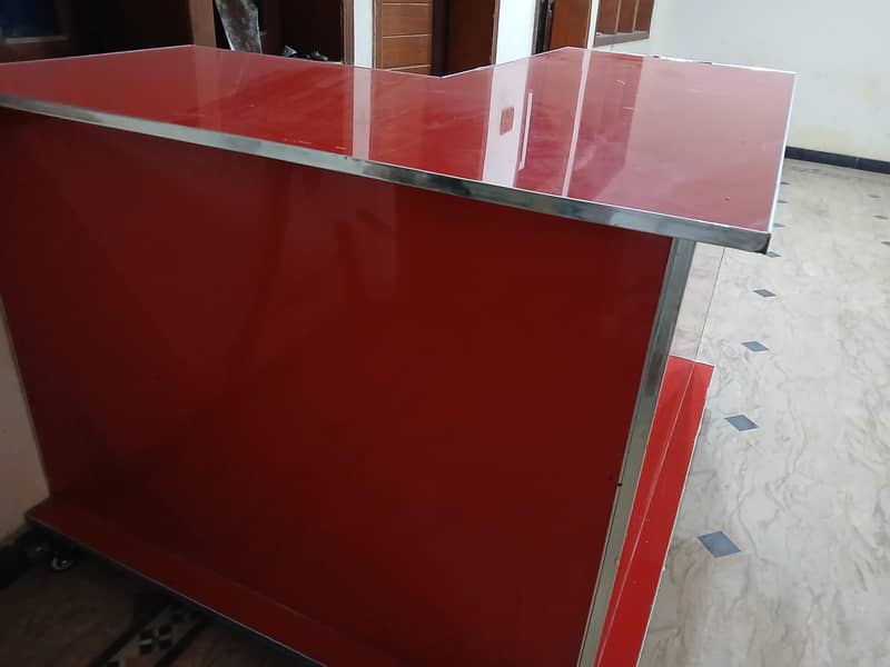 L shape counter 1