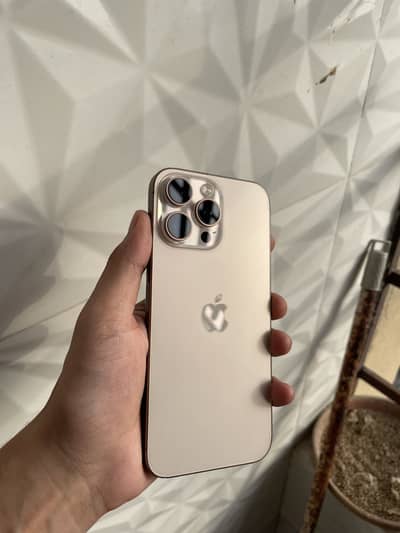 Apple iPhone 16 Pro Max