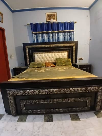 Bed set with dressing table