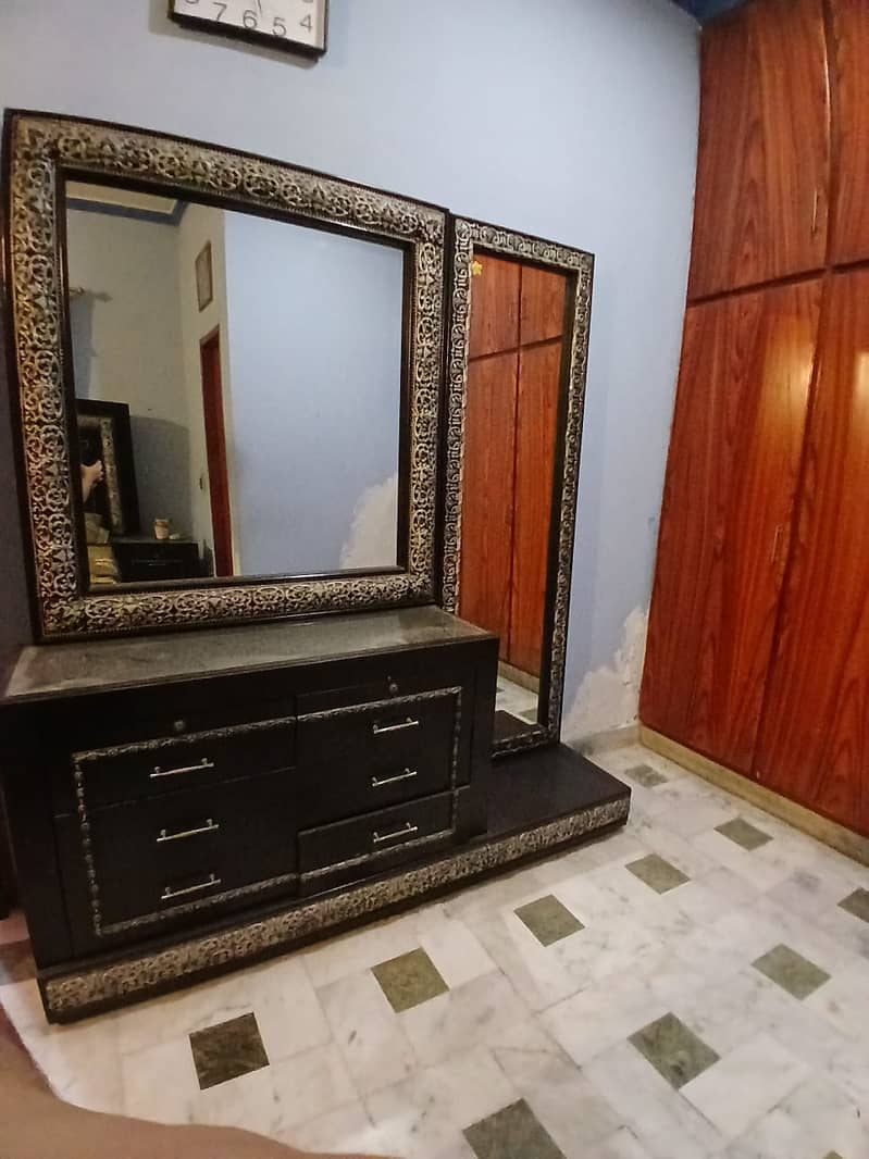 Bed set with dressing table 2