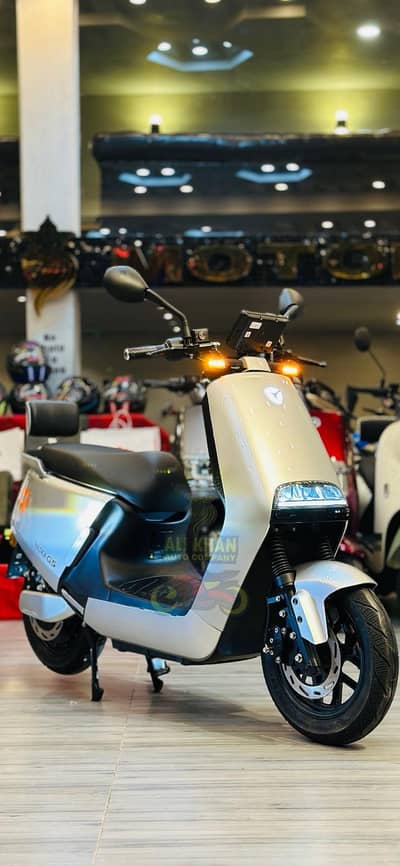 Scooty Kings Yadea Metro Evee Evon Okla EV Female Ramza