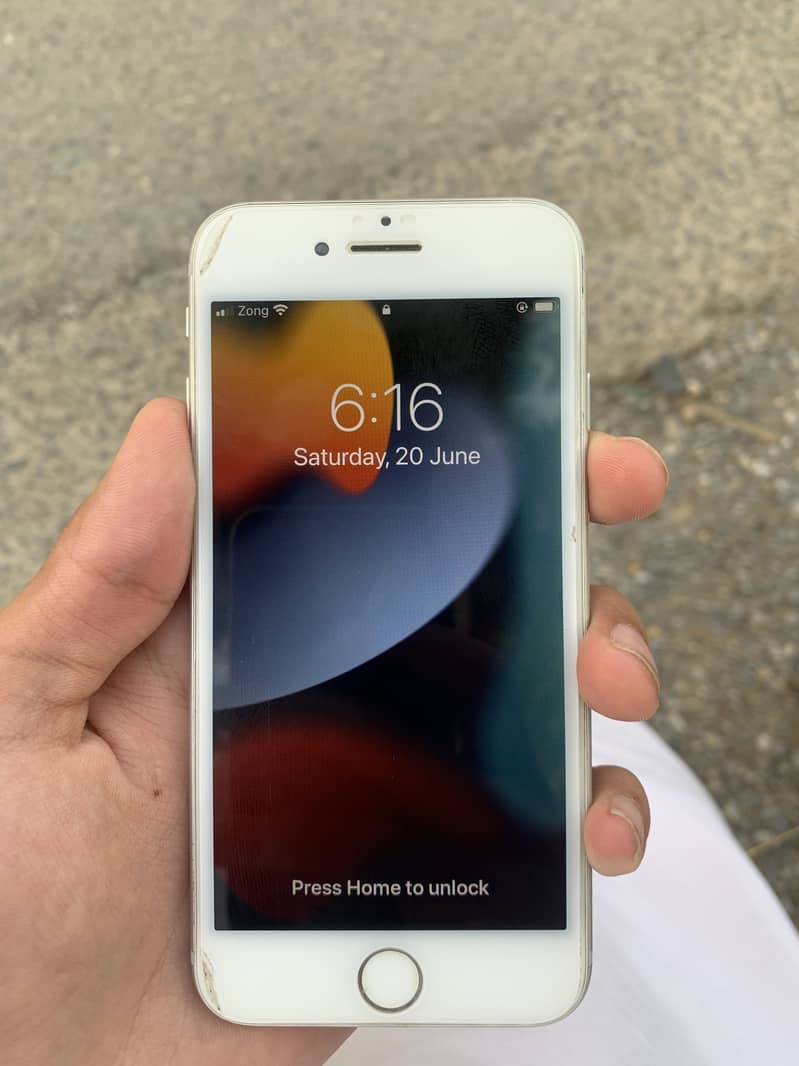Apple iPhone 7 1