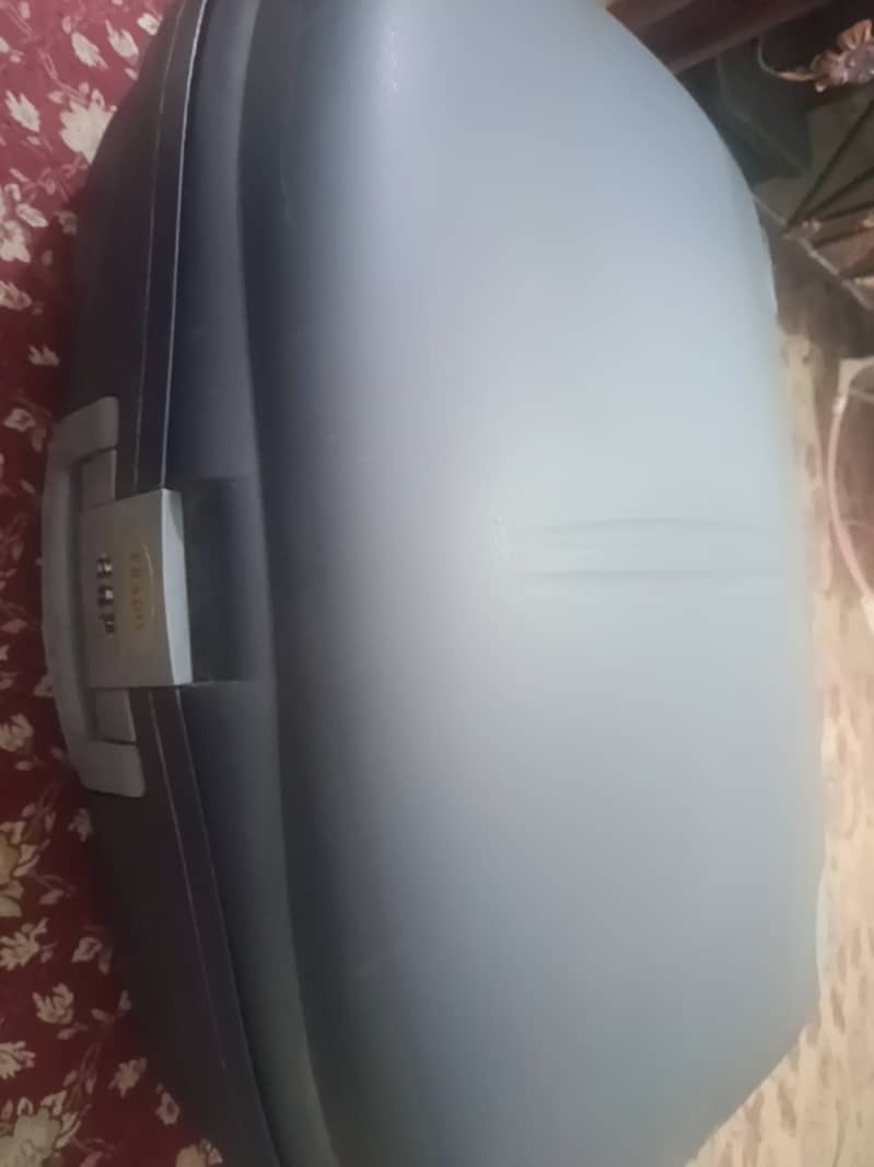 PRADO suitcase 3