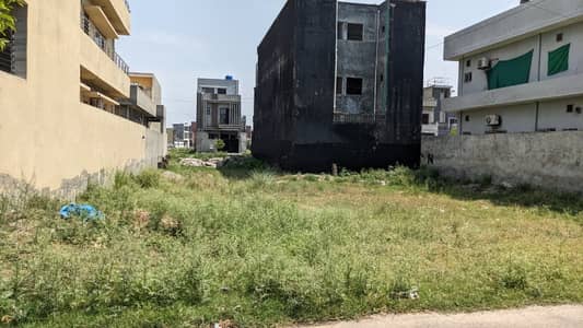 10 Marla Plot in a Prime Location Ideal for Family Living