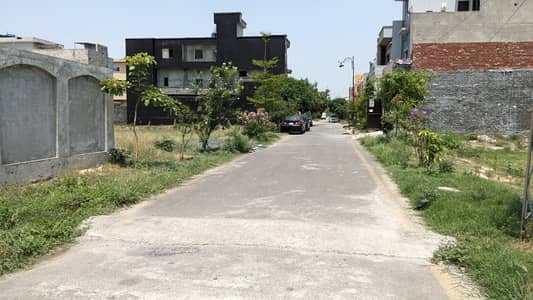 Golden Opportunity! 5 Marla Plot in Eden Gardens for an Elegant Lifestyle