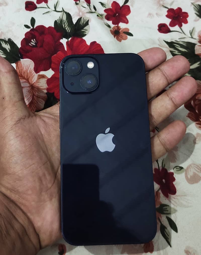 Apple iPhone 13 4