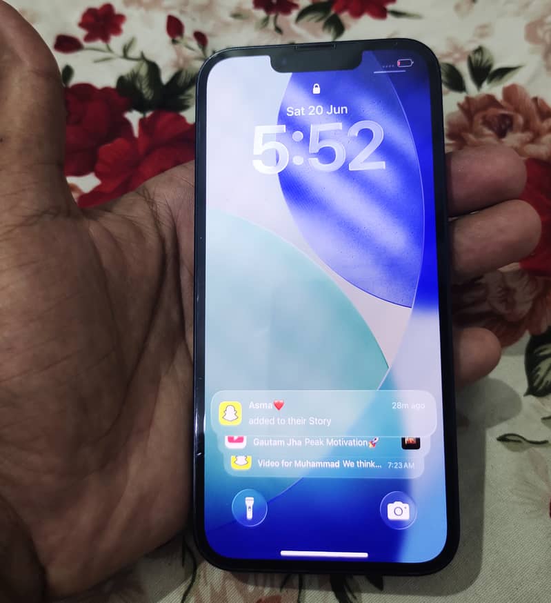 Apple iPhone 13 7