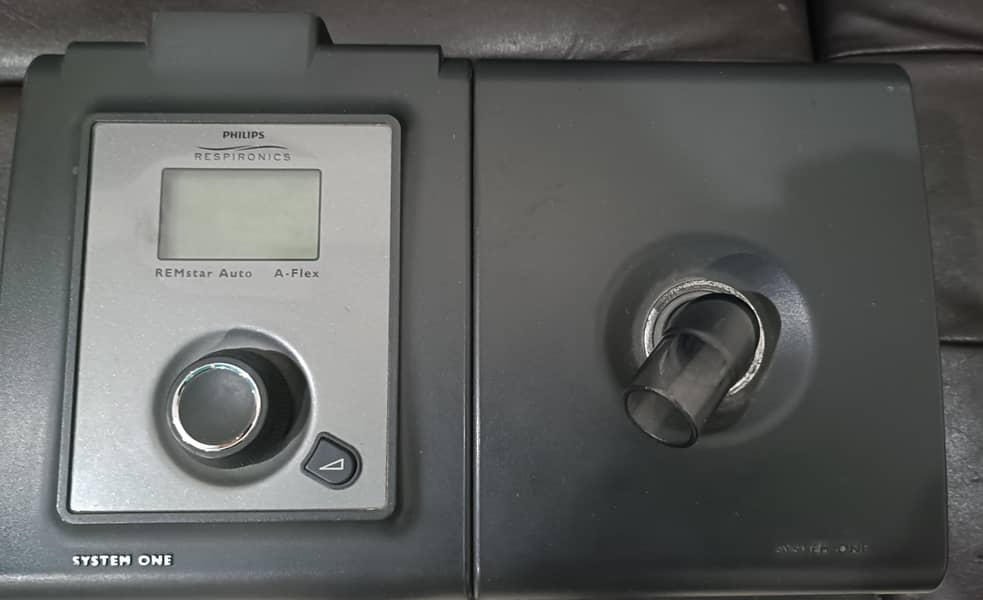 Auto CPAP Machine (Philips) 1