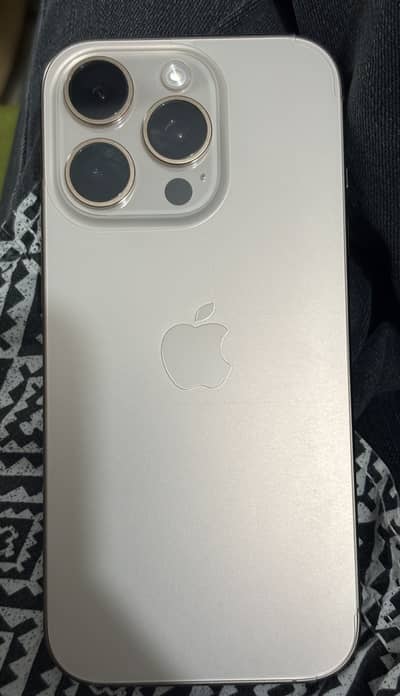 Apple iPhone 16 Pro