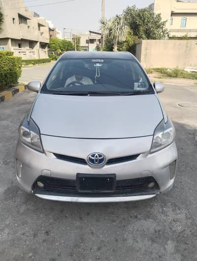 TOYOTA PRIUS 1.8 S LED ISLAMABAD REGISTERED