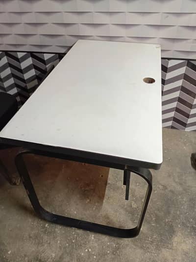 OFFICE TABLE FOR SALE