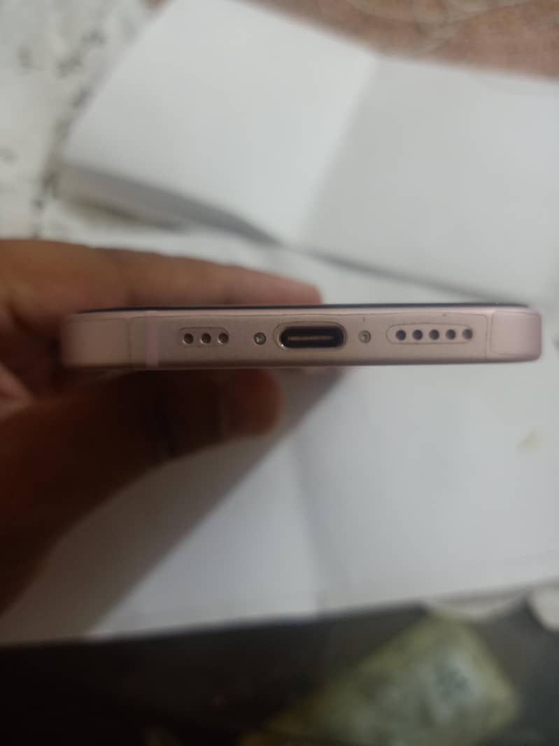 Apple iPhone 15 2