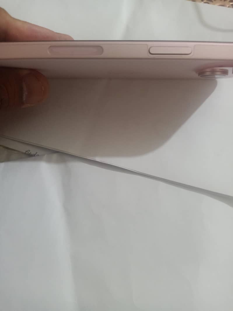 Apple iPhone 15 3