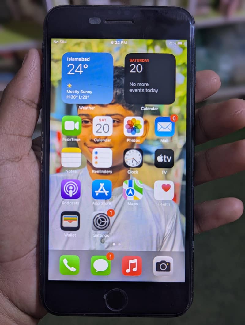 Apple iPhone 7 Plus 0