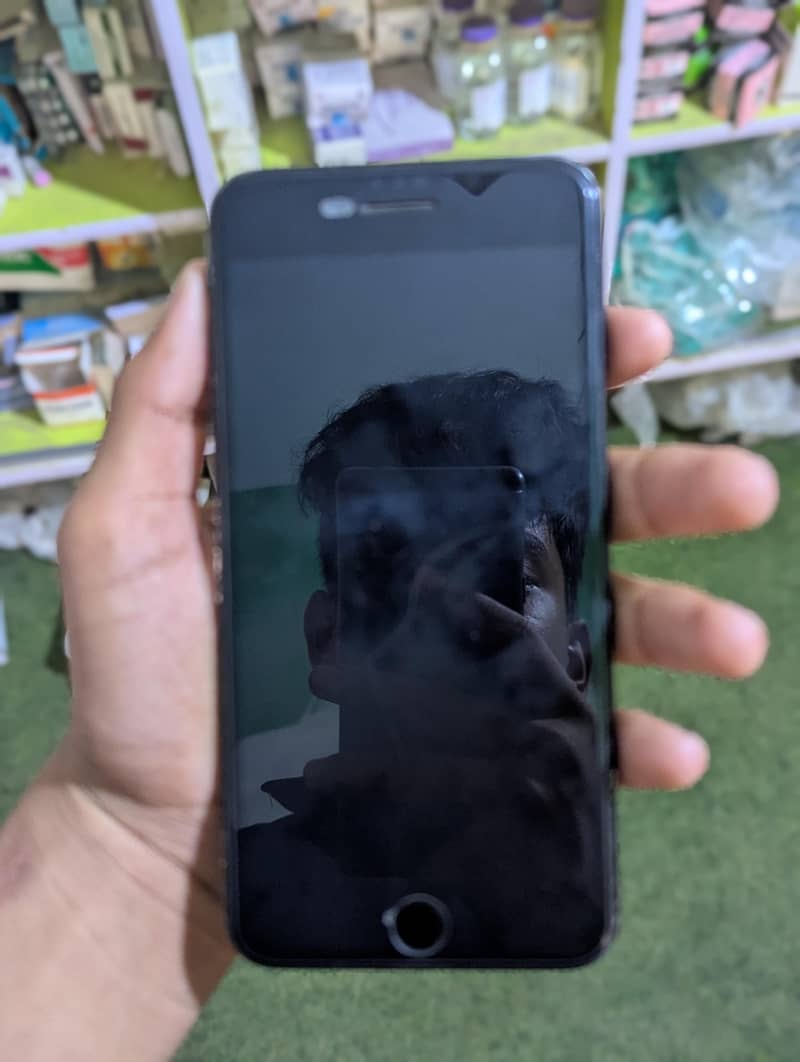 Apple iPhone 7 Plus 1