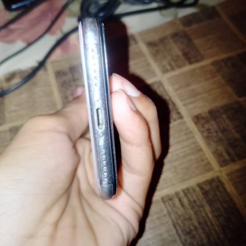 Apple iPhone X 3