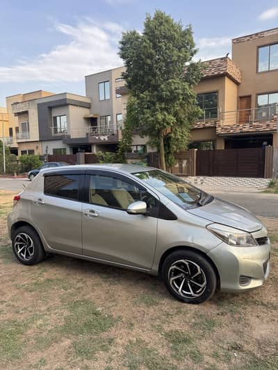 TOYOTA VITZ