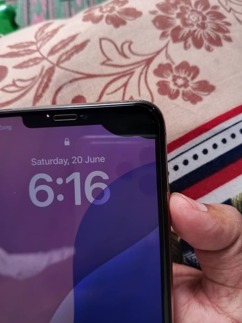 Apple iPhone XS Max 6