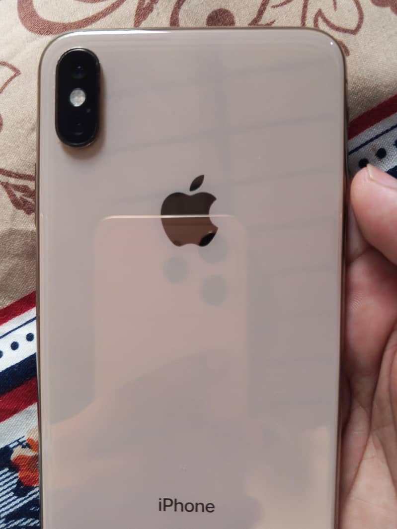 Apple iPhone XS Max 7