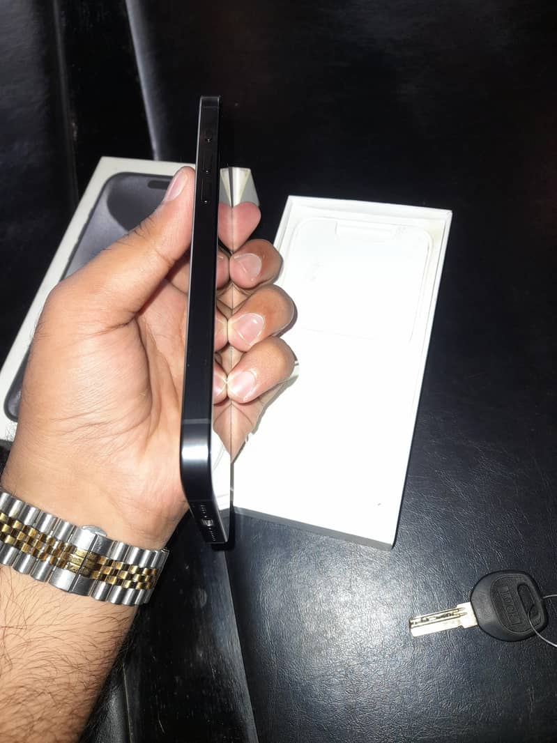 Apple iPhone 15 Pro Max 1