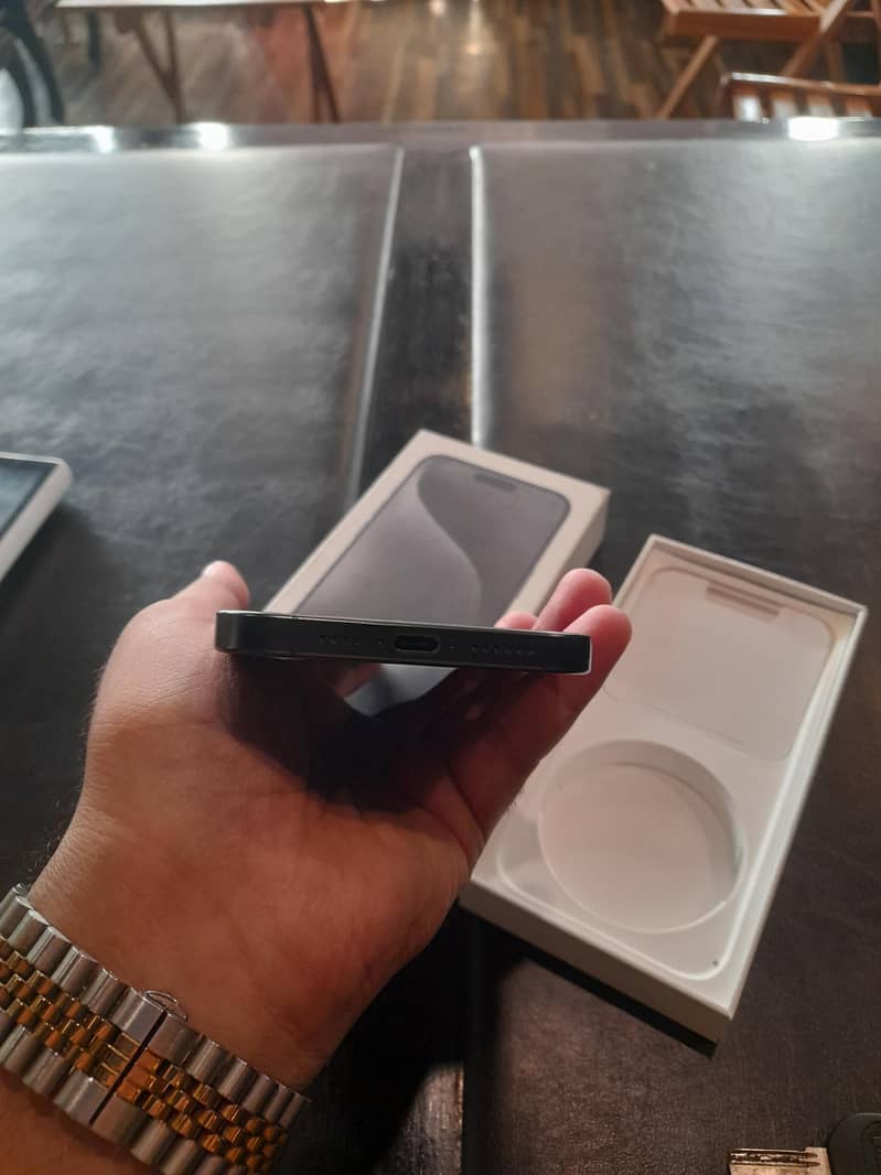 Apple iPhone 15 Pro Max 5