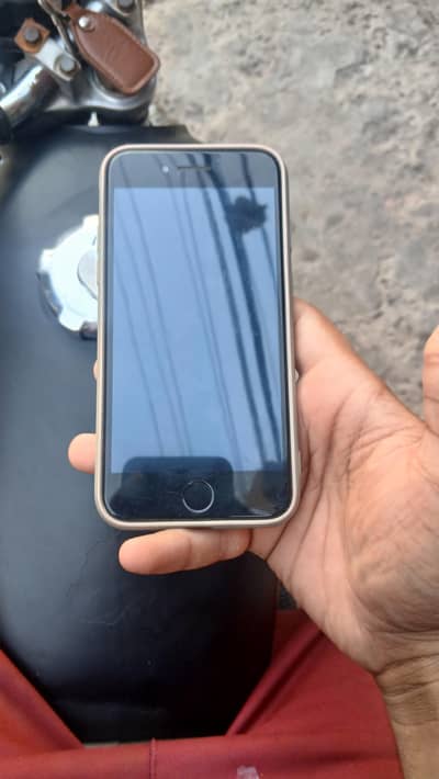 Apple iPhone 7