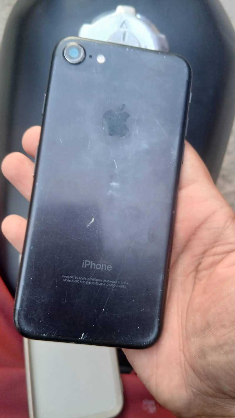 Apple iPhone 7 1