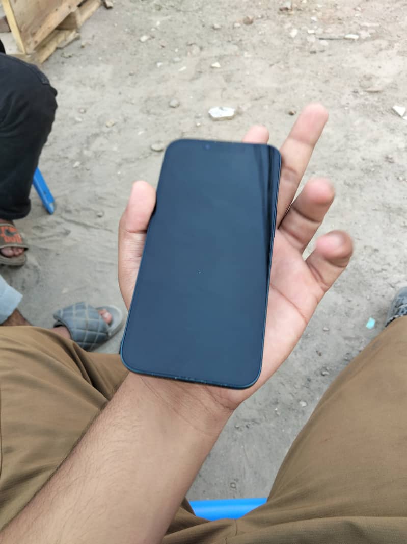 Apple iPhone 13 1