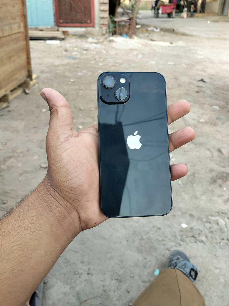 Apple iPhone 13 4