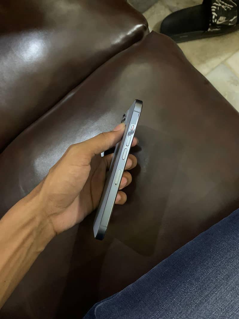 iphone 13 pro 2