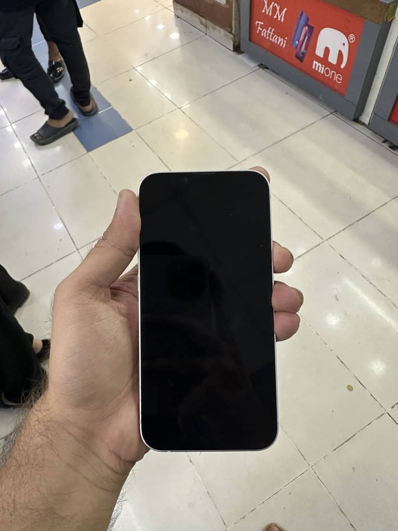 Apple iPhone 13 2